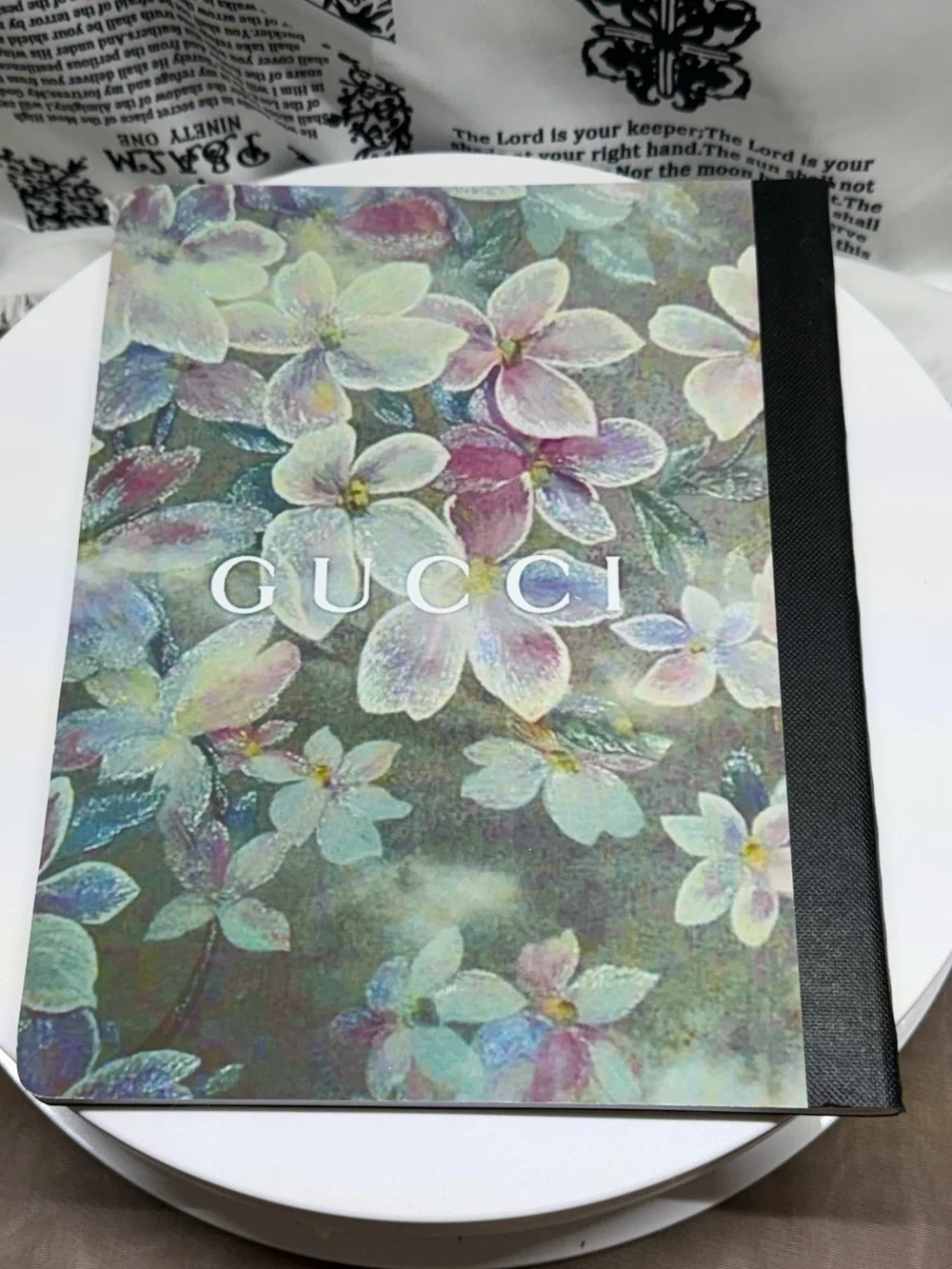 N/A fashion notebook